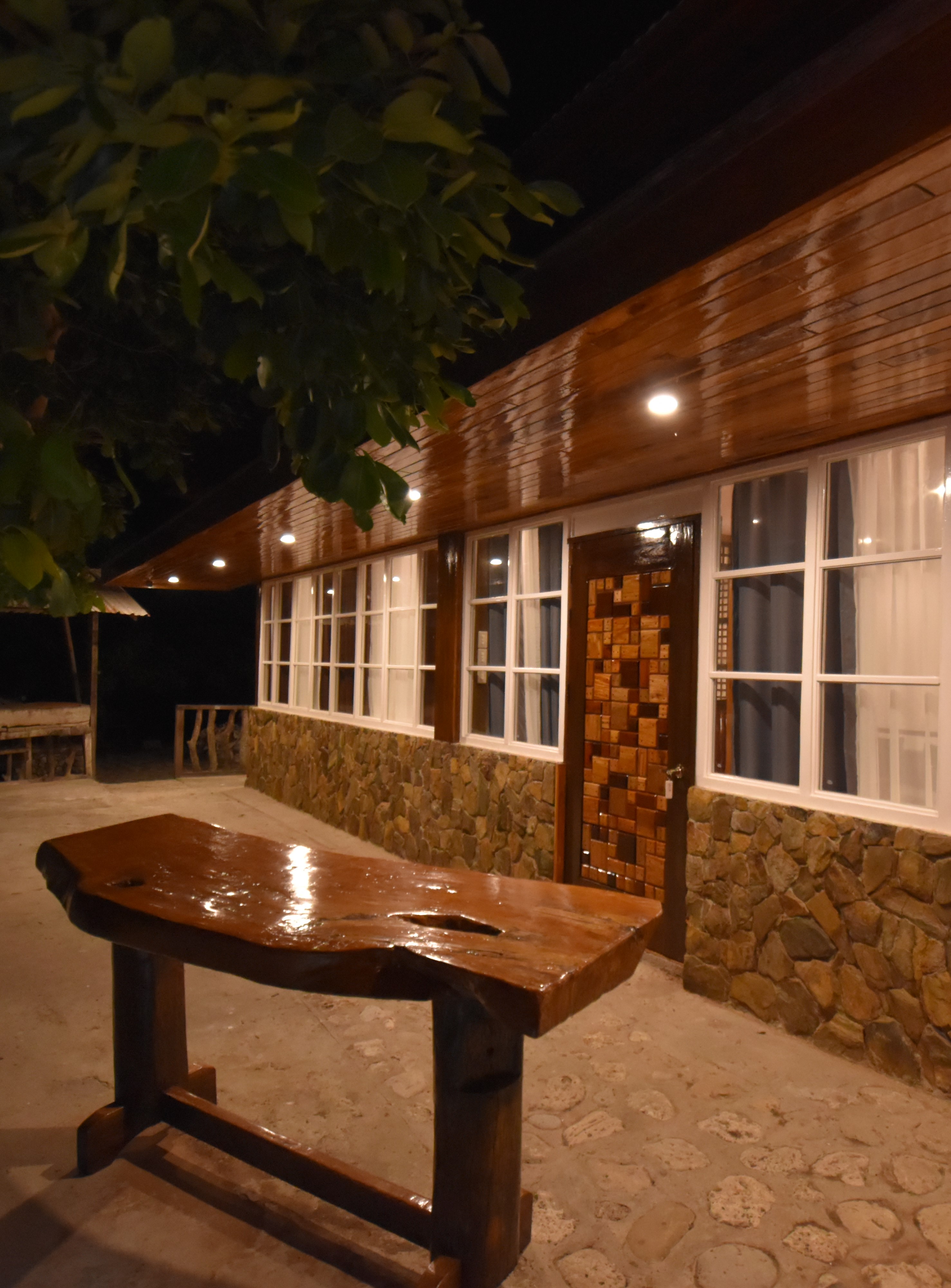 Relaxing Bani vacation amenities